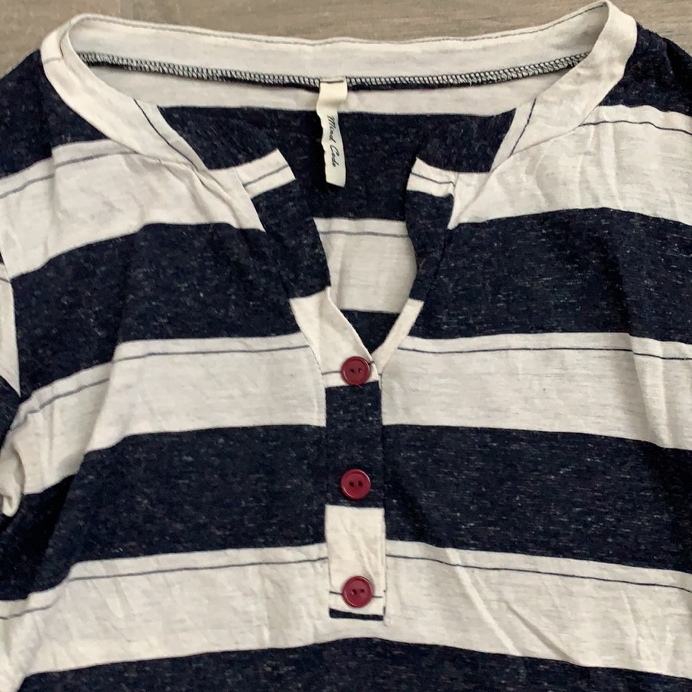 Mind code stripe top - Picture 2 of 4